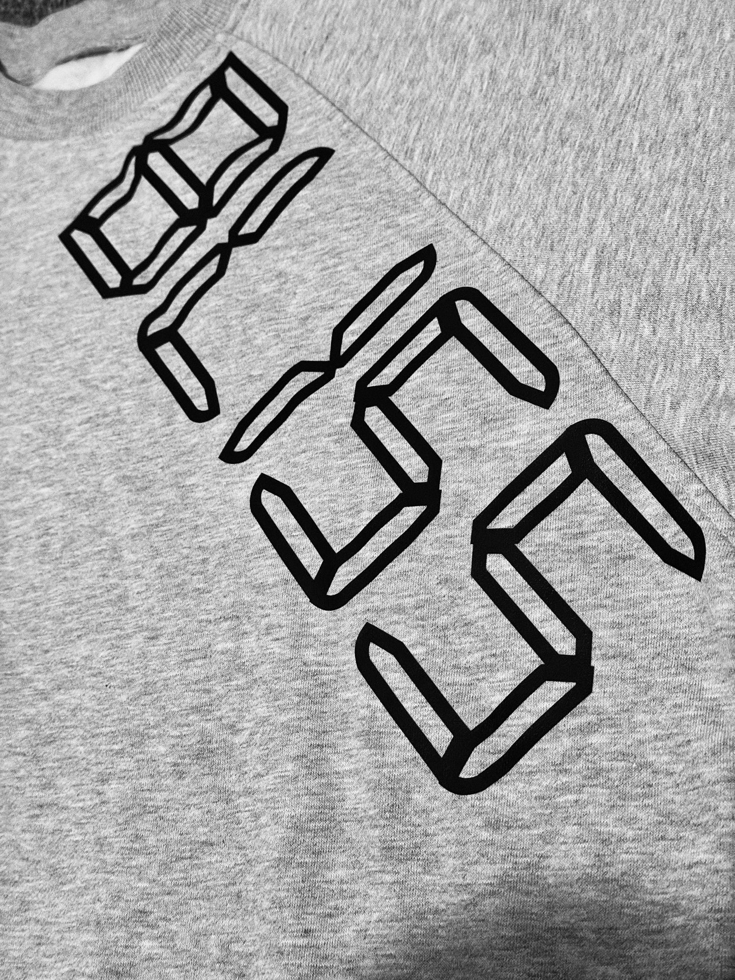 OUTLINE LOGO SWEATSHIRT (PREMIUM)