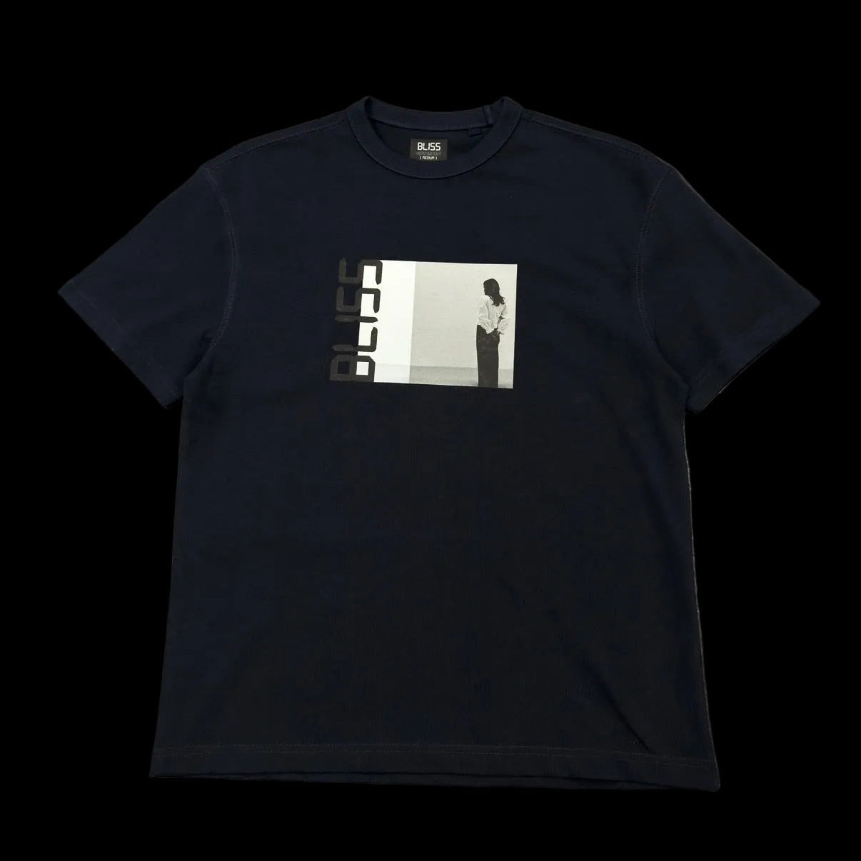 LADY STARING TEE