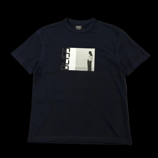 LADY STARING TEE
